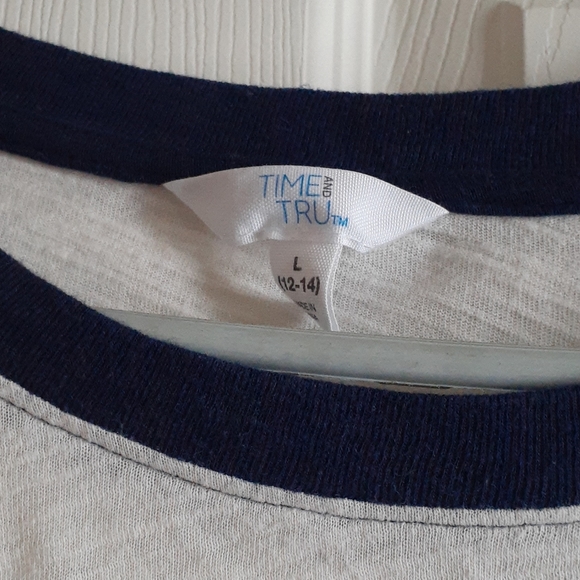 Top - Picture 2 of 3